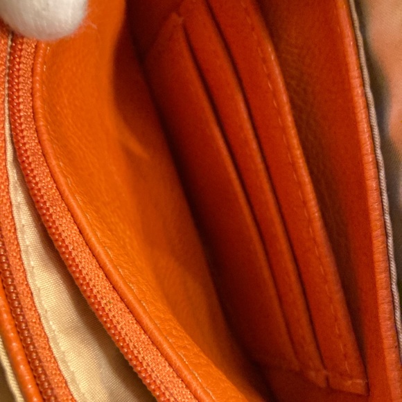 Persimmon orange supple textured leather casual bag with removable strap - Picture 8 of 16